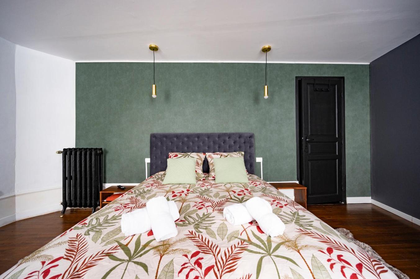 Appartement Spacieux Et Elegant Avec Jardin มองติวิลิเยร์ ภายนอก รูปภาพ