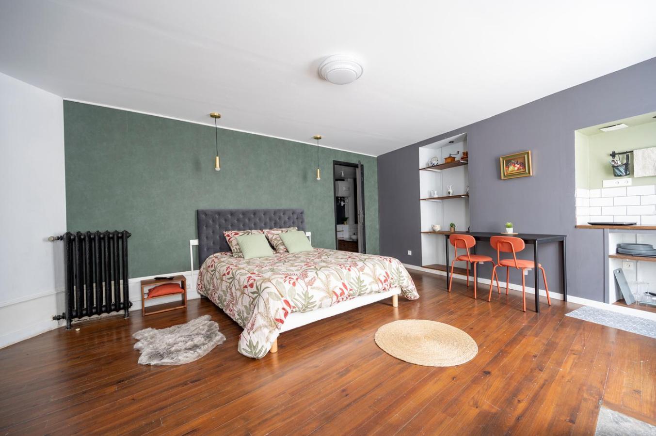 Appartement Spacieux Et Elegant Avec Jardin มองติวิลิเยร์ ภายนอก รูปภาพ